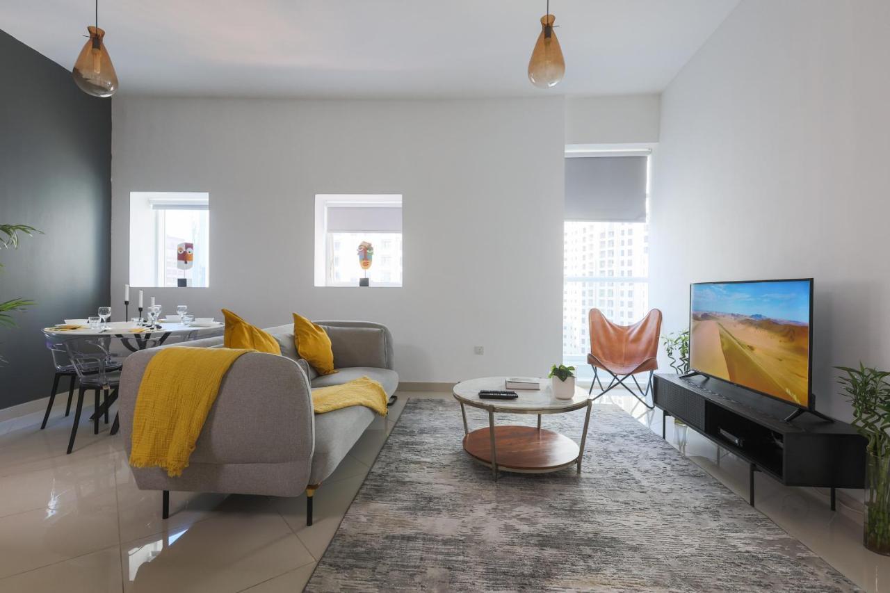 Enticing Space With Marina View Near The Beach! Dubai