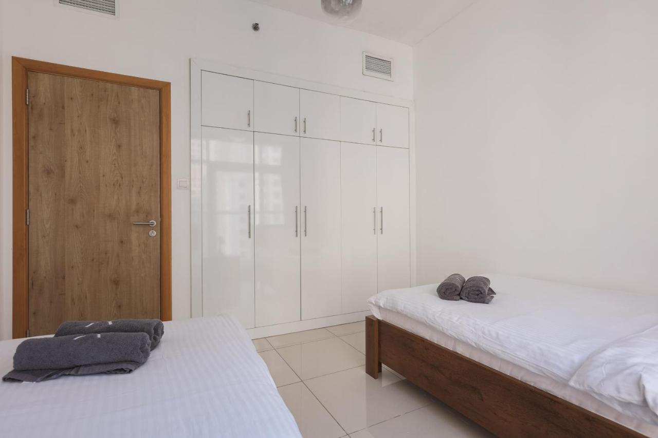 Enticing Space With Marina View Near The Beach! *